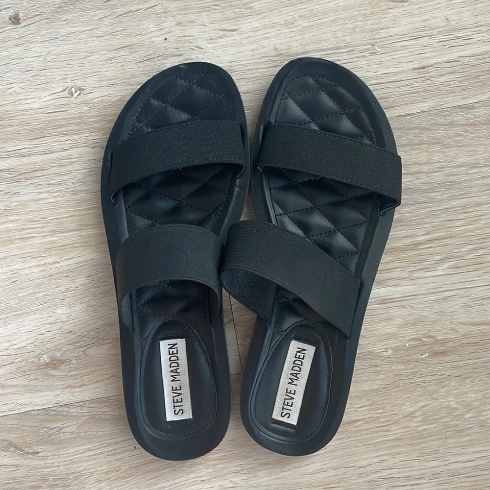 Steve Madden strappy black sandal 7.5 brand new